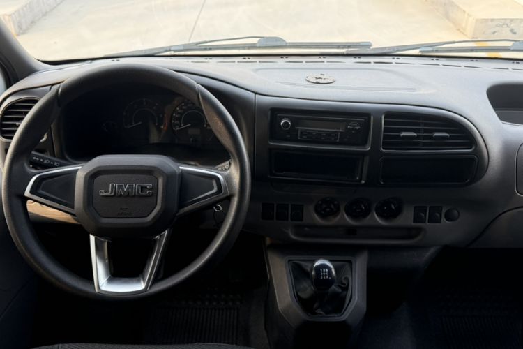 Used JMC Transit 2019 2.8T Commercial Version Short Wheelbase Mid-Roof 6-Seater China VI JX493
