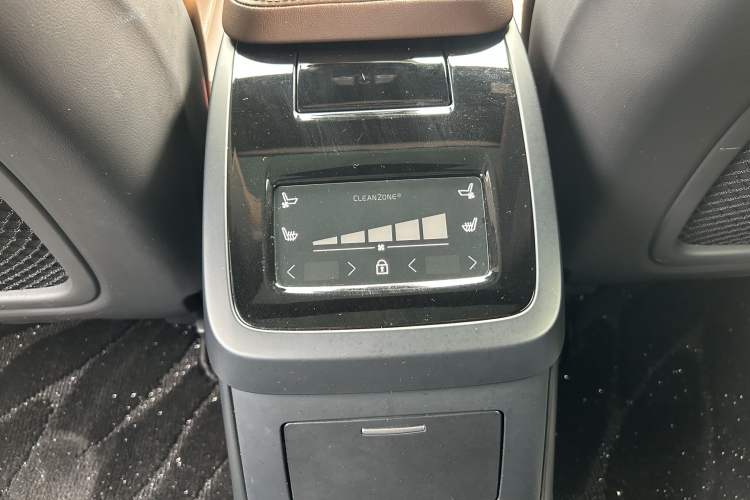 Used Volvo S90 New Energy 2024 Plug-in Hybrid Four-Wheel Drive Long-Range Luxury Smart Edition
