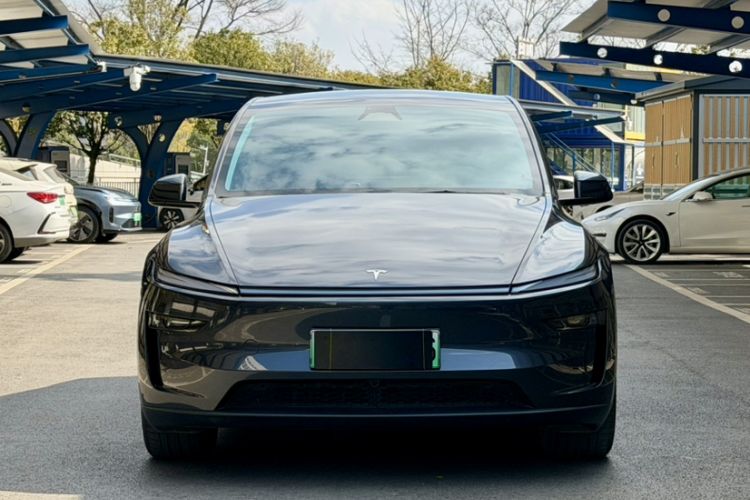 Used Tesla Model Y 2025 Long-Range All-Wheel Drive First Edition