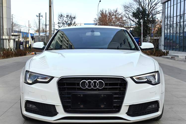 Used Audi A5 2016 Facelift Coupe 45 TFSI Comfort Version
