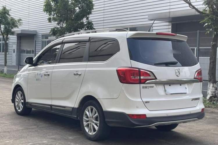 Used Baojun 730 2016 1.5T Manual Comfort Version 7 Seats
