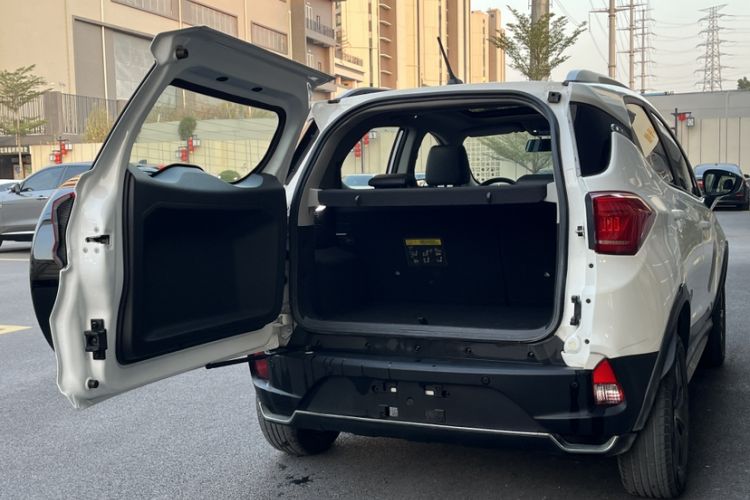 Used BYD Yuan New Energy 2019 EV360 Smart Connect Enjoyment Model
