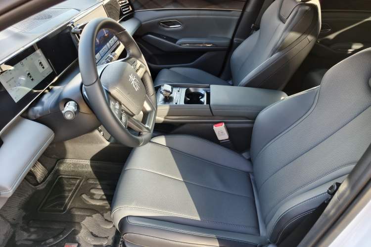 Used BYD Qin L 2025 DM-i Smart Drive 80KM Leading Model