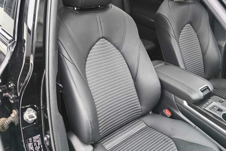 Used Toyota Crown Land Cruiser 2021 2.5L HEV Four-Wheel Drive Premium Edition
