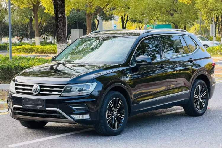 Used Volkswagen Tiguan L 2019 Updated Version 330TSI Automatic Two-Wheel Drive Panoramic Comfort Edition China VI Standard
