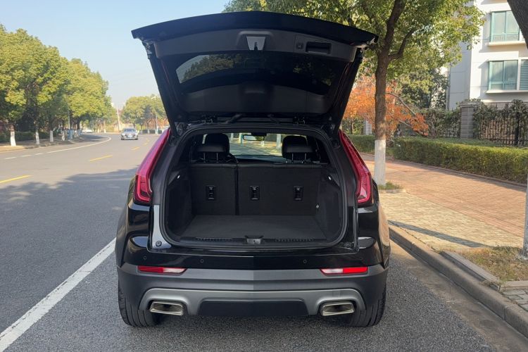 Used Cadillac XT4 2022 28T Two-Wheel-Drive Luxury Version
