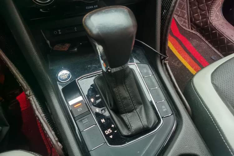 Used Volkswagen Tiguan L 2017 330TSI Automatic Two-Wheel Drive Luxury Edition
