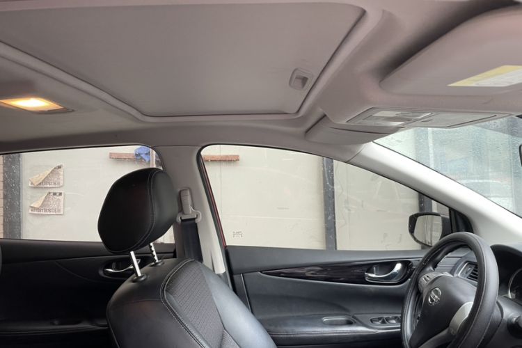 Used Nissan Tiida 2016 1.6L CVT Cool Dynamic Edition
