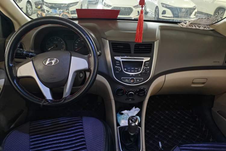 Used Hyundai Verna 2010 Sedan 1.4L Manual Comfort GS
