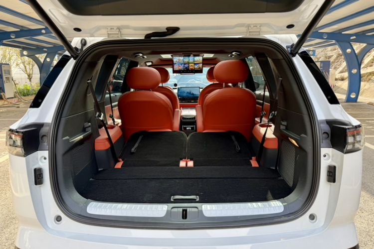 Used  eπ008 2024 636Max All-Electric Version 6 Seats
