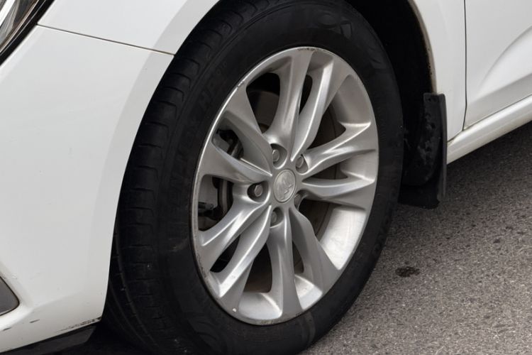 Used Buick Verano 2019 Sedan 20T Dual-Clutch Leading Model
