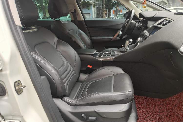 Used  5 2014 1.6T Elegant Version THP160