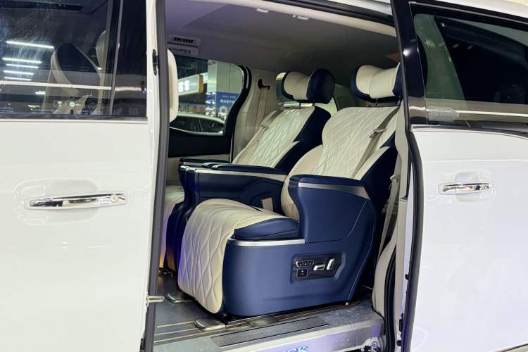 Used Buick GL8 2022 Land Business Class 652T Luxury Model
