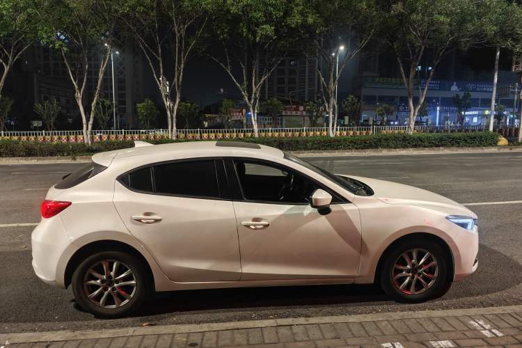 Used Mazda Mazda 3 Axela 2017 Hatchback 1.5L Automatic Luxury Model Emission Standard China V