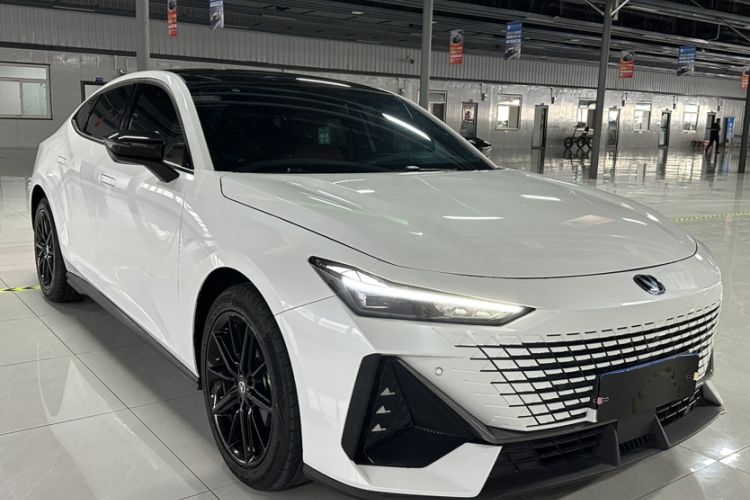 Used Changan UNI-V 2022 1.5T Prestige Version
