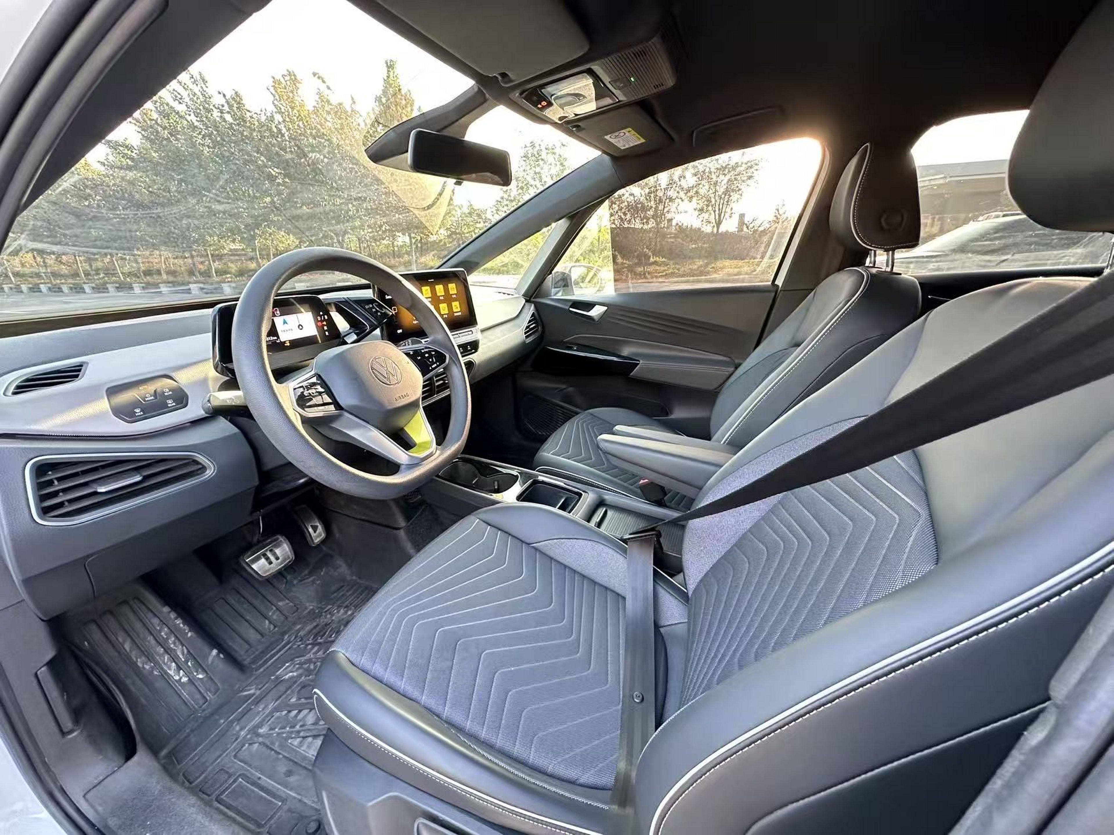 Переднее сиденье в автомобиле