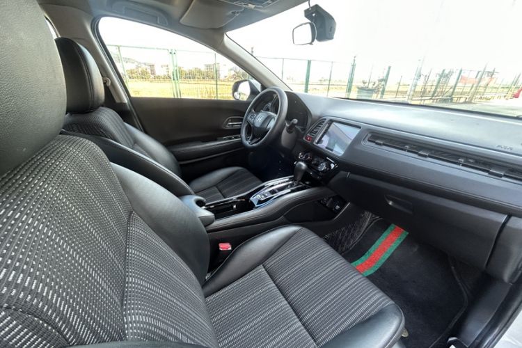 Used Honda Vezel 2017 1.8L CVT Front-Wheel Drive Pioneer Edition