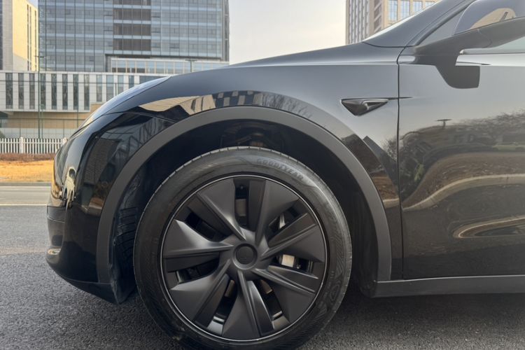 Used Tesla Model Y 2023 Rear-Wheel-Drive Version