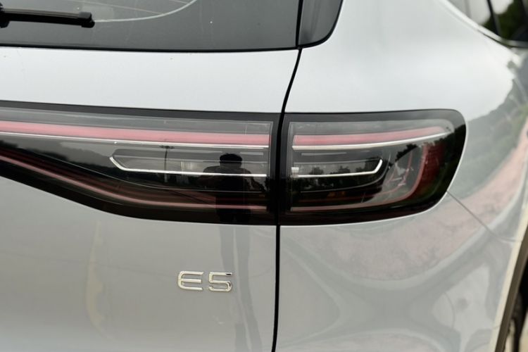 Used  E5 2024 530km Starship Edition
