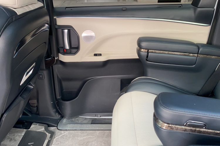 Used Toyota Sienna 2021 2.5L Hybrid Platinum Edition