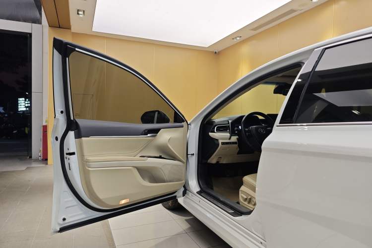 Used Toyota Camry 2021 2.5G Luxury Edition
