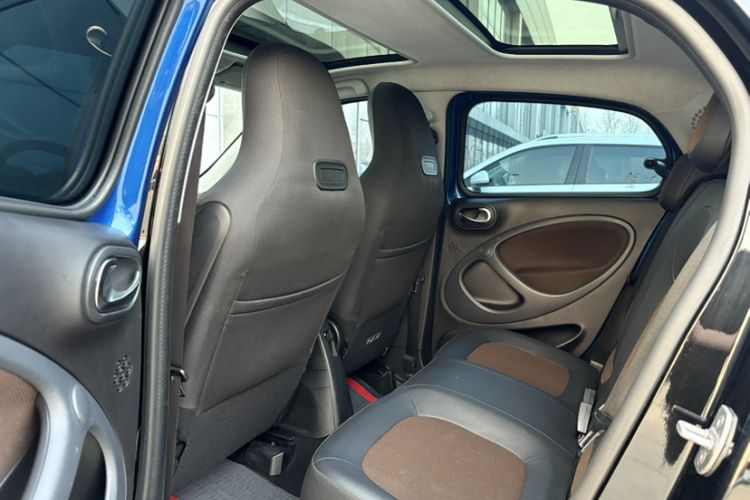 Used  forfour 2018 0.9T 66 kW Fashion Edition
