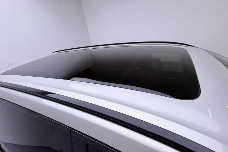 Used  eπ008 2024 210Max Range-Extended Version 6 Seats
