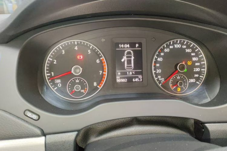 Used Volkswagen Sagitar 2014 Revised Version 1.4TSI Automatic Luxury Edition
