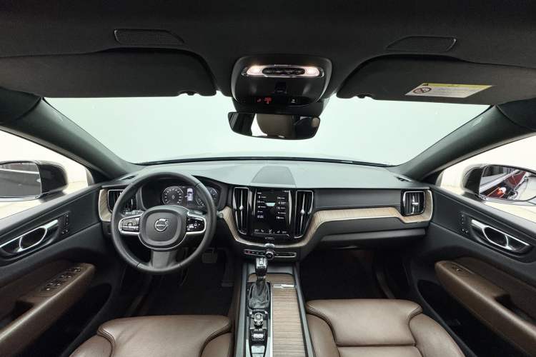 Used Volvo XC60 2021 T5 4x4 Smart Luxury Edition
