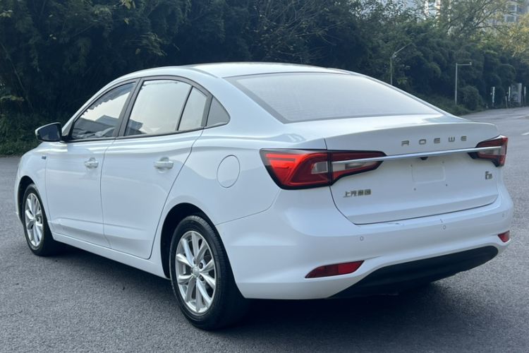 Used Roewe i5 2020 1.5L Manual 4G Connect Luxury Edition
