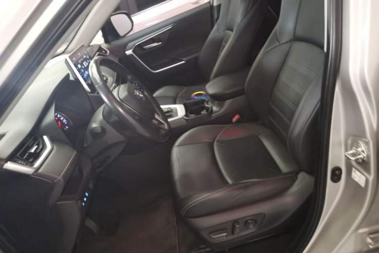 Used Toyota Wildlander 2022 2.0L CVT Two-Wheel Drive Luxury PLUS Edition
