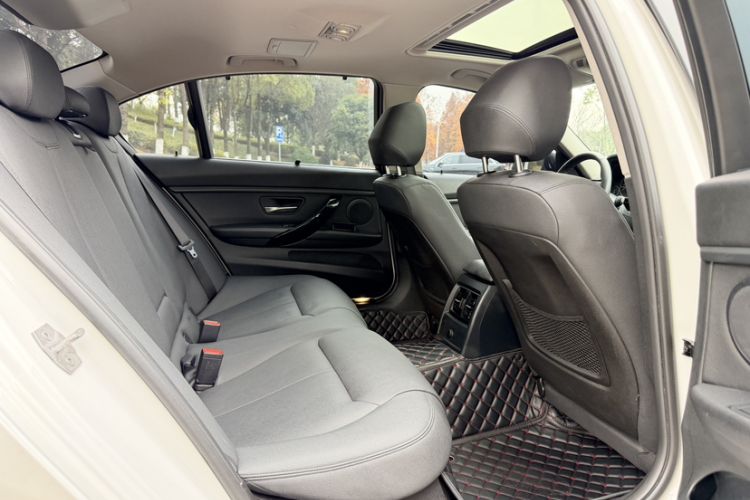 Used BMW 3 Series 2016 320Li Ambition Model
