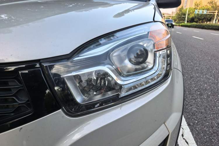 Used SsangYong Korando 2014 2.0L Gasoline Two-Wheel Drive Automatic Elite Navigation Edition
