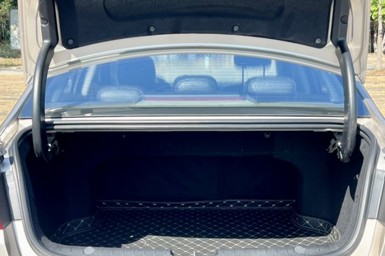 Used Geely Auto Emgrand GL 2017 1.8L Manual Elite Model
