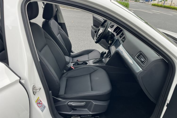 Used Volkswagen Lamando 2017 230TSI DSG Fashion Edition
