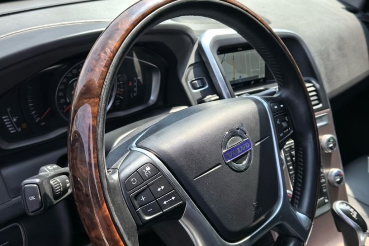 Used Volvo XC60 2017 T5 Smart Upgrade Edition
