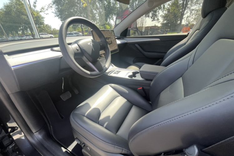 Used Tesla Model Y 2024 Rear-Wheel-Drive Version
