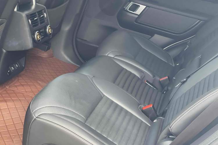 Used Land Rover Discovery 2024 360 PS S
