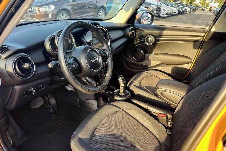 Used  MINI 2018 1.5T ONE PLUS Five-Door Edition
