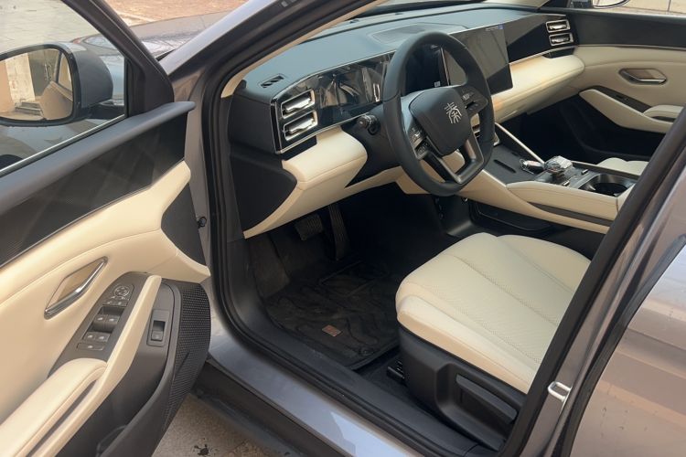 Used BYD Qin L 2025 DM-i Smart Drive 80KM Leading Model