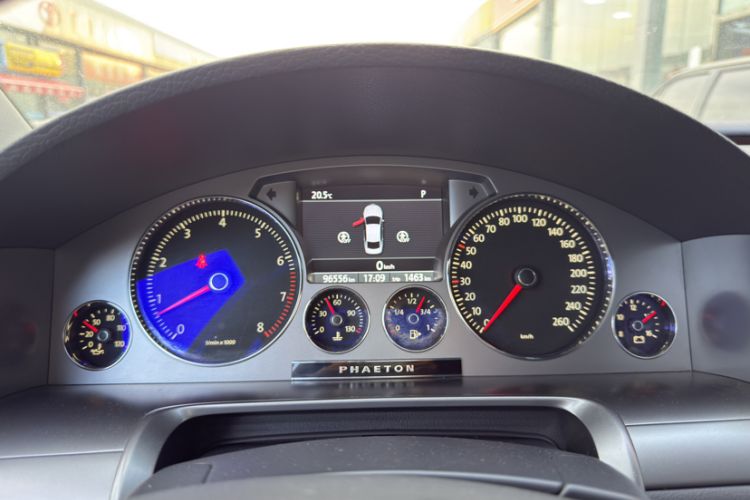 Used Volkswagen Phaeton 2014 3.0L Business Model
