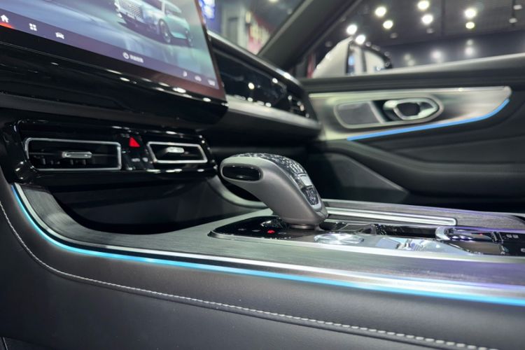 Used GAC Trumpchi GS8 2022 Flagship Series 2.0 TGDI Four-Wheel Drive Luxury Smart Connectivity Version (7 Seats)