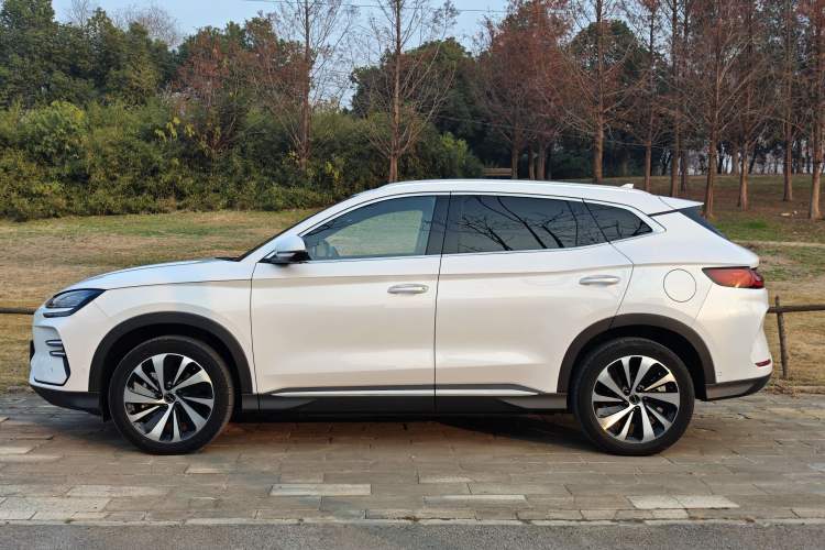 Used BYD Song PLUS New Energy 2023 Champion Edition EV 605KM Flagship PLUS