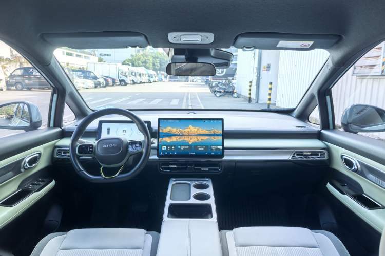 Used AION Y 2023 Younger
