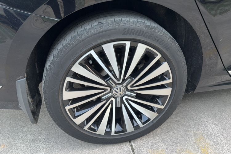 Used Volkswagen Passat 2019 330TSI Luxury Edition China VI Standard
