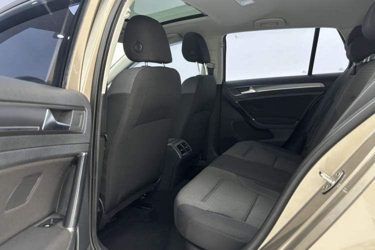 Used Volkswagen Golf 2017 230TSI Automatic Comfort Edition – Celebrating Milestone of One Million Units
