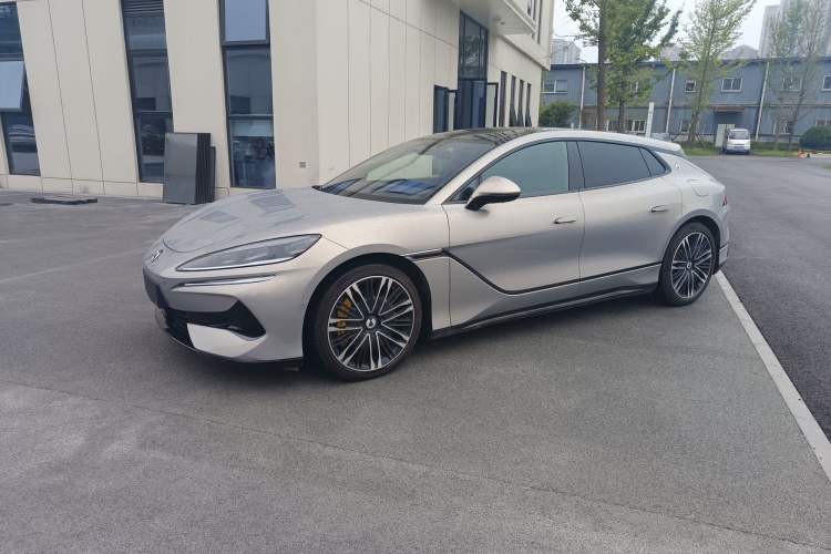 Used Denza Z9GT 2024 1100 Four-Wheel Drive Ultra Version
