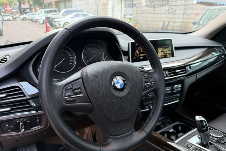 Used BMW X5 2015 xDrive28i
