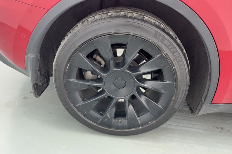 Used Tesla Model Y 2021 Long-Range All-Wheel-Drive Version 3D7
