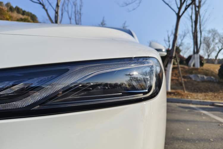 Used Roewe D7 2023 DMH 125km Superior Edition